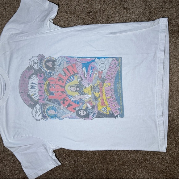 Magic White Short Sleeve Tee with Psychedelic Graphic - Picture 1 of 2